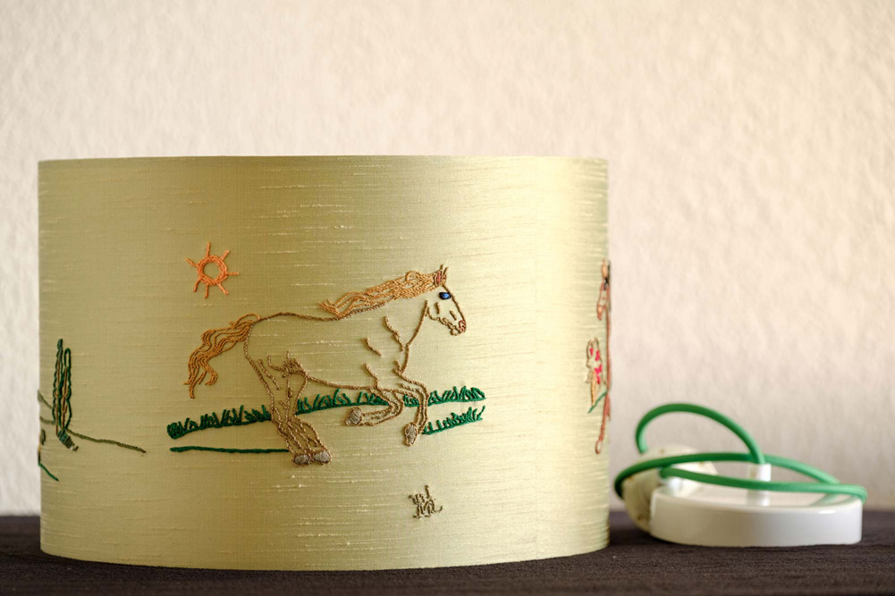 Abat-jour cheval brodé