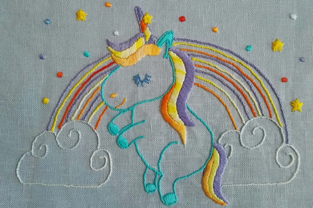 Drap licorne brodé